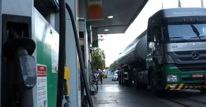 Preço do diesel aumenta mais de 11% no Brasil