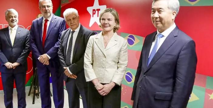 PT anuncia acordo de ‘intercâmbio e cooperação’ com Partido Comunista da China