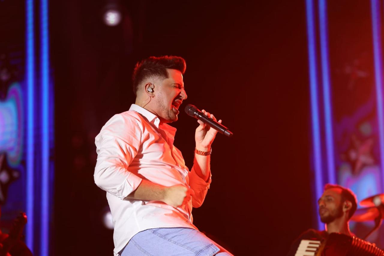 André e Felipe lançam “Não É Fake News”, uma canção sobre a realidade de Deus