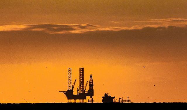 Arábia Saudita e Rússia prorrogam cortes no petróleo até o final de 2023