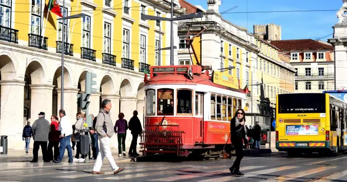 Comissão Europeia quer impedir Portugal de conceder visto para imigrantes de língua portuguesa