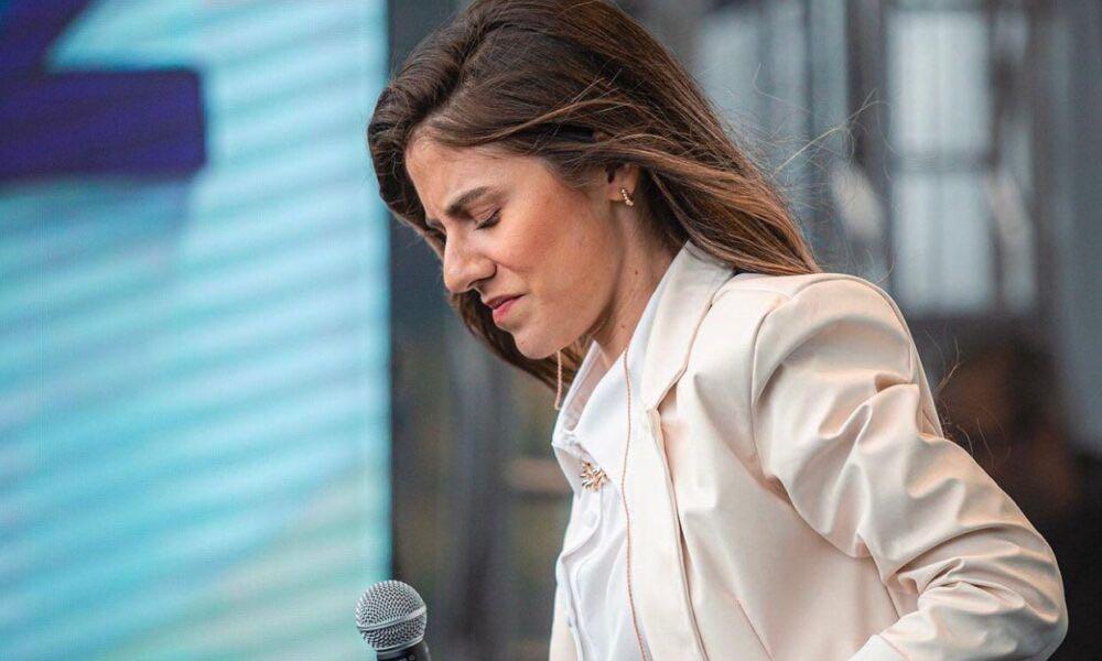 Gabriela Rodrigues Lança Seu Novo Álbum 'Tire a Pedra’