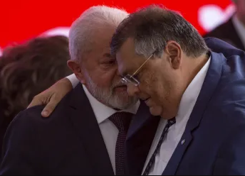 Impeachment de Flávio Dino é protocolado