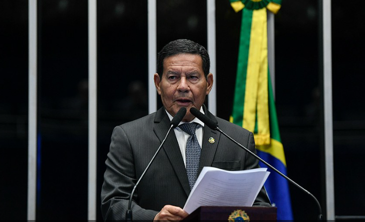 Mourão protocola projeto para anistiar condenados do 8 de janeiro