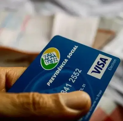 Novas taxas de juros do consignado do INSS começam a vigorar nesta segunda-feira