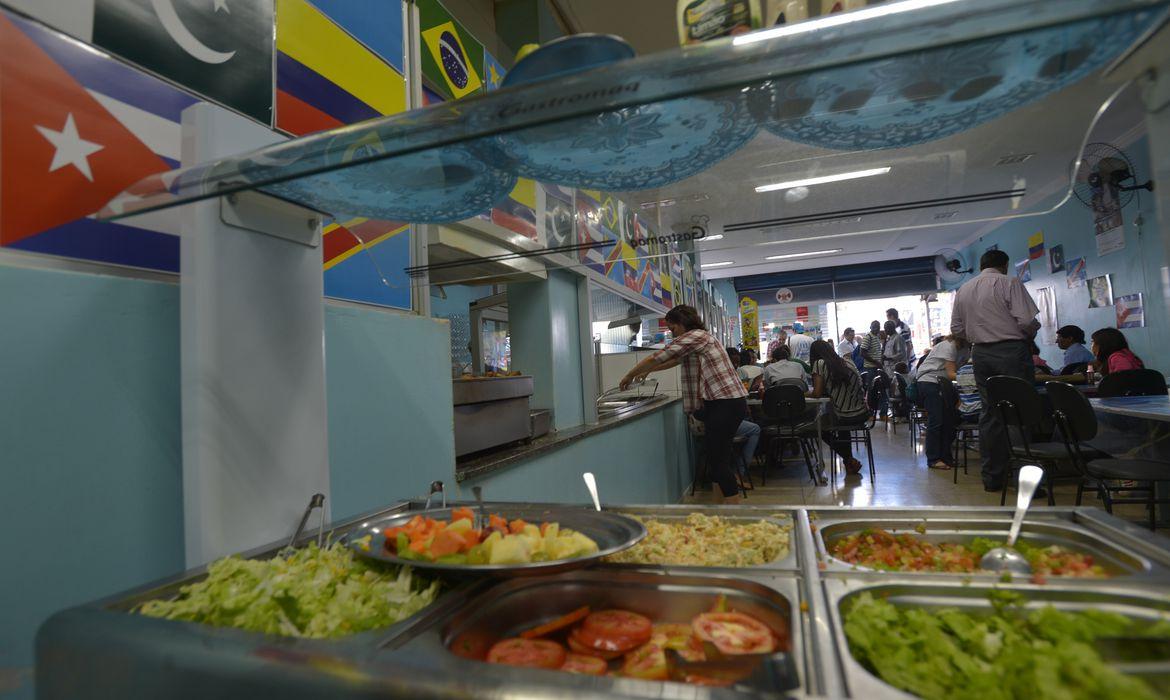 Número de bares e restaurantes com prejuízo aumenta em agosto