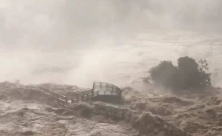 Vazão das Cataratas do Iguaçu provoca inundações no Paraguai