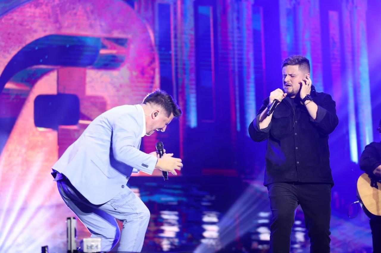 André e Felipe lançam “Cuido dos Detalhes” do projeto “Ao Vivo no Mineirão”