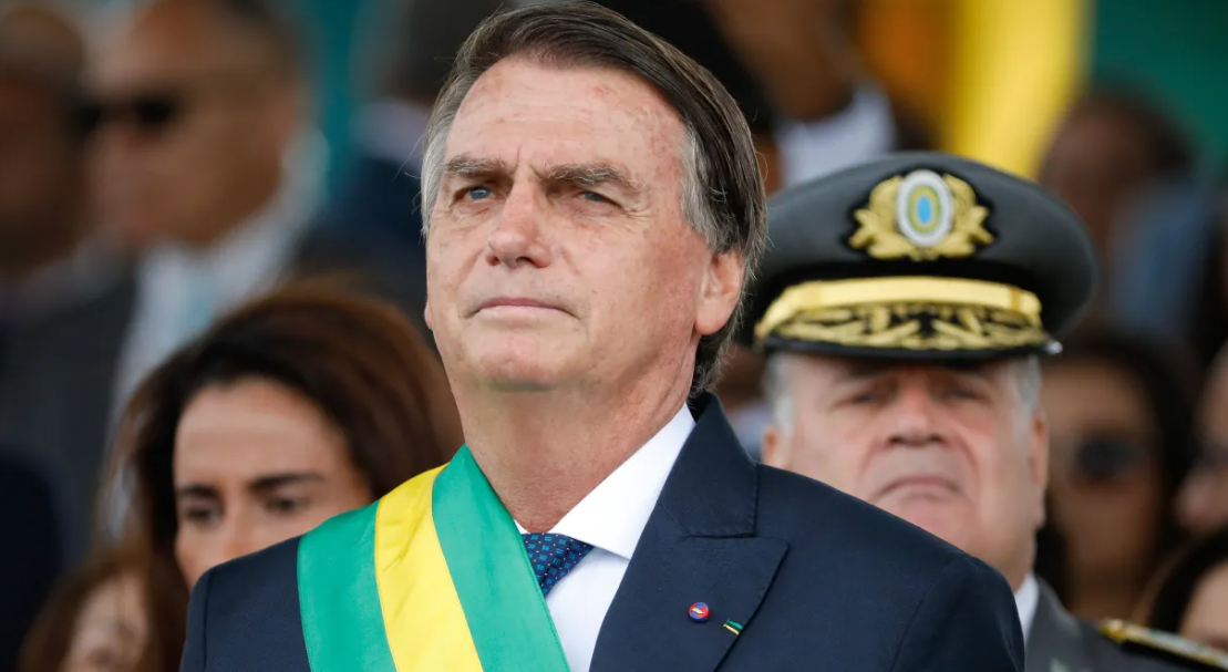 Bolsonaro ganha título de Cidadão Honorário do Paraná