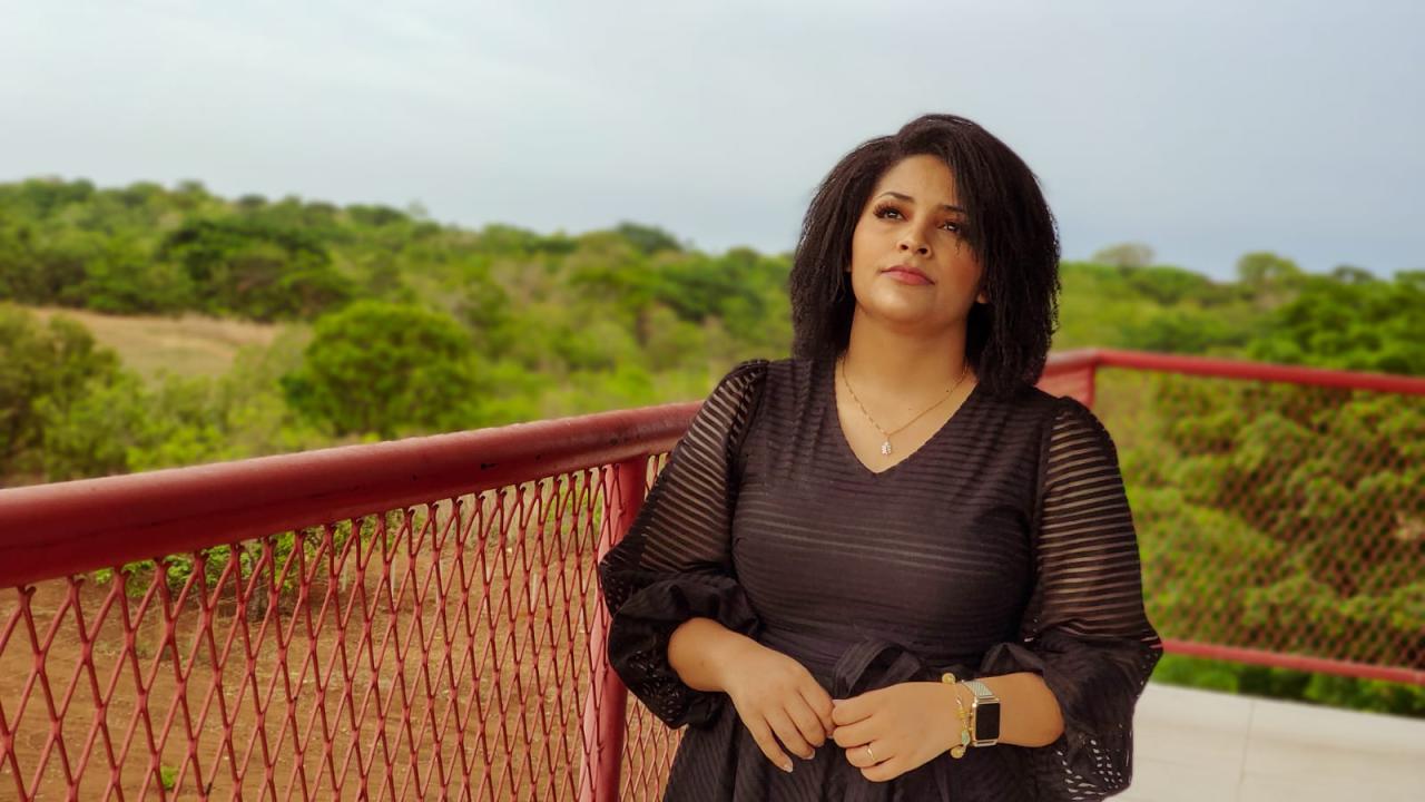 Dafne Aguiar lança o cover 