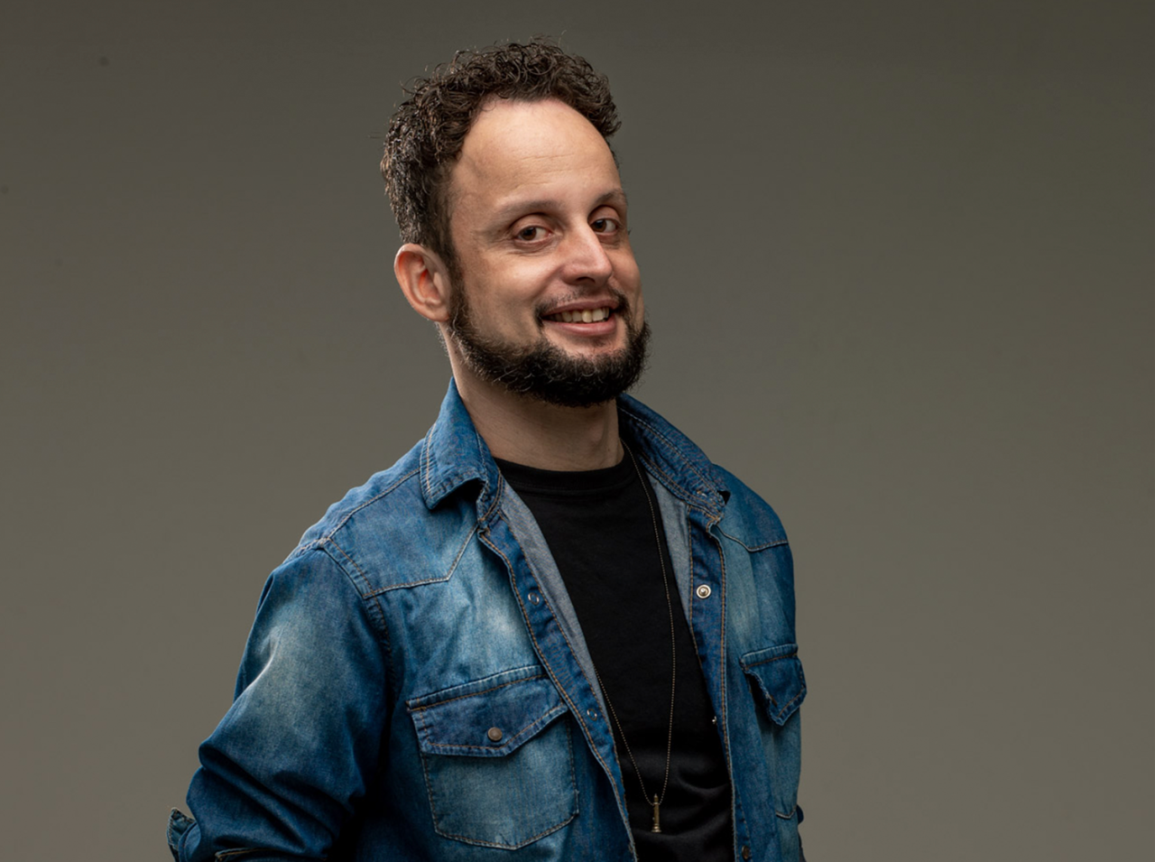 Edu Lucassi lança o single 
