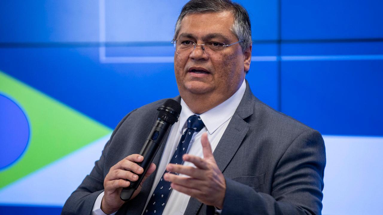 ‘Fora, Dino’: cidade do PA registra protesto contra indicação do ministro ao STF