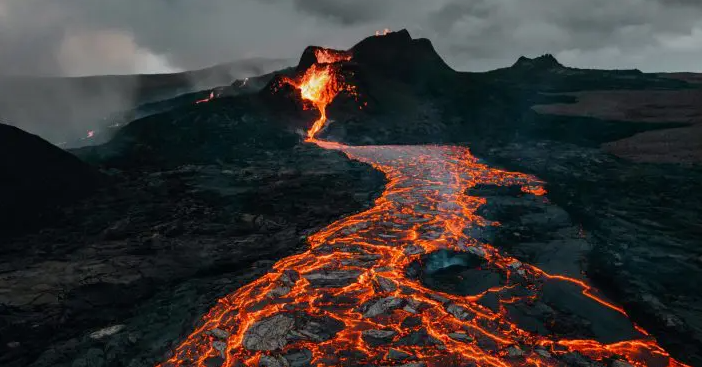 Islândia evacua cidade e fecha atração turística em meio a risco de erupção vulcânica