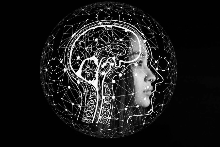 Neurologistas criam implante cerebral que lê pensamentos