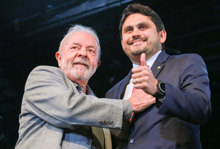 PF diz que mensagens mostram relação criminosa de ministro de Lula