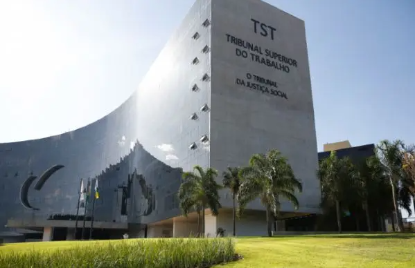 TST anula cobrança de contribuição sindical