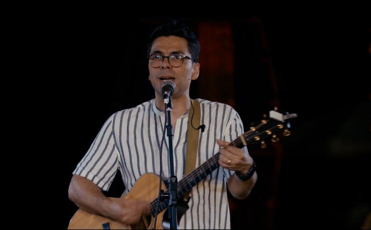 “Tudo É Graça”, canção de Paulo César Baruk fechando o EP “Louvor à Luz da Lua”