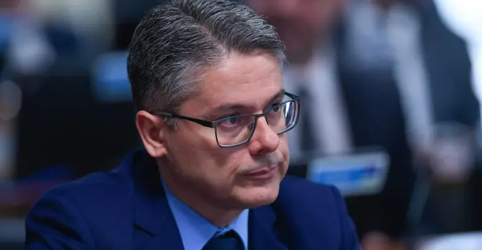 Alessandro Vieira: ‘Se tapa no plenário não for caso de cassação, pode fechar o Conselho de Ética’