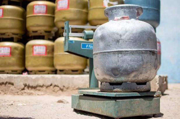 Diesel e gás de cozinha devem ter alta de impostos em 2024