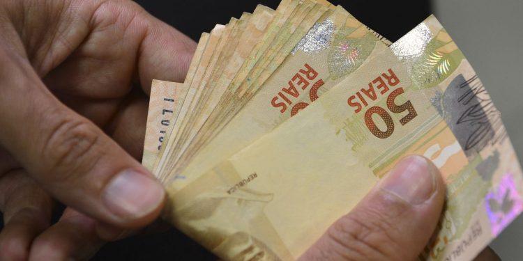 Governo Lula recua e desiste da reoneração da folha de pagamento
