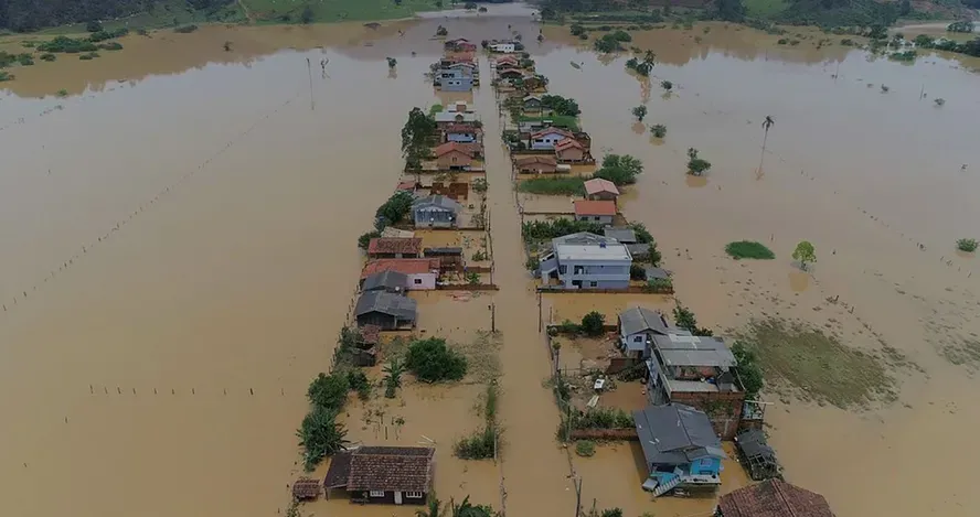 Inmet alerta risco de temporais atingirem partes do RS, SC, PR e SP