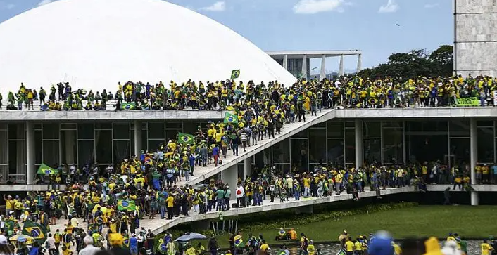 Mesmo sem julgamento, mais de 60 pessoas seguem presas pelo 8 de janeiro