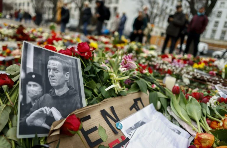 Aliados de Alexei Navalny pedem que corpo dele seja entregue