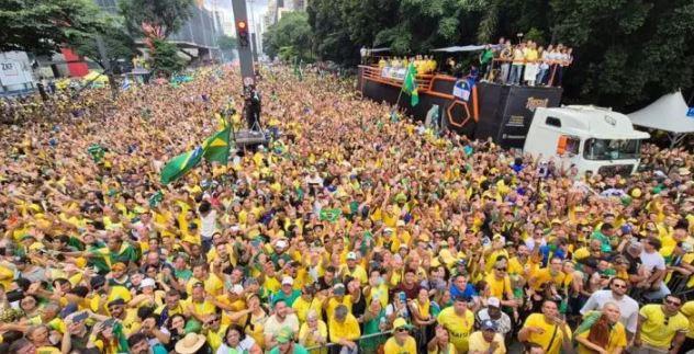 Apoio a Bolsonaro em 'Ato pela Democracia' na paulista é destaque na imprensa internacional