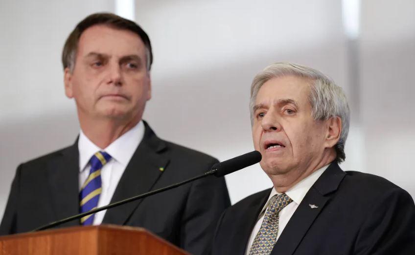 Bolsonaro e ex-ministros são alvo de busca e apreensão da PF
