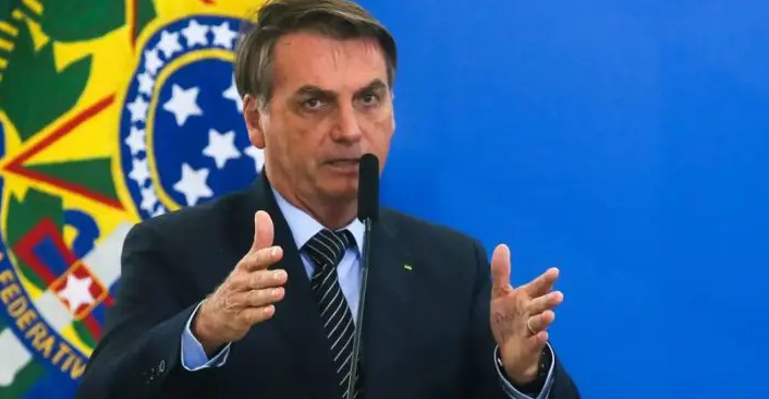 Bolsonaro vai recorrer de medidas restritivas impostas por Moraes