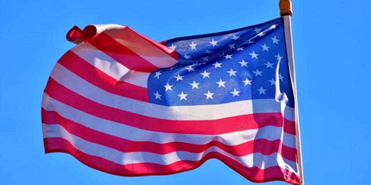 Comitê de Inteligência da Câmara dos EUA diz estar ciente de “séria ameaça à segurança nacional” e pede que Biden torne isso público