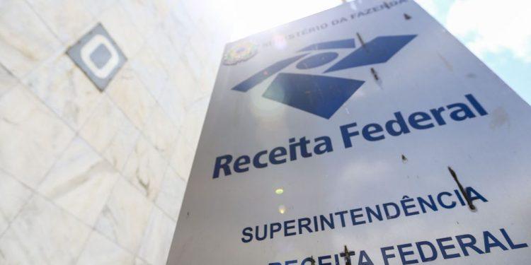Empregadores têm o dia 29 para enviarem informe de rendimentos