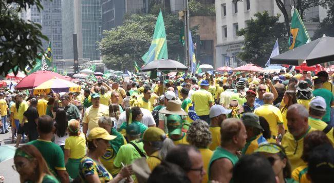 Esquerda admite dificuldade de mobilização e articula atos em março