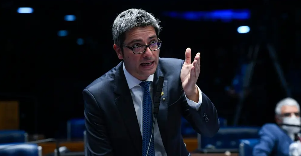 Líder do PL no Senado, sobre operação da PF: ‘Acua, persegue, silencia e aplaca a oposição’