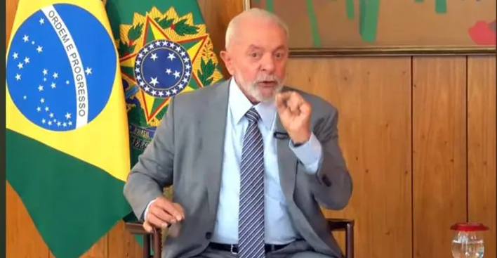 Lula admite que ato de Bolsonaro na Avenida Paulista foi “grande”