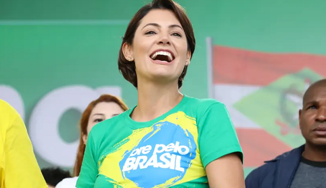 Michelle Bolsonaro tem mais votos que Tarcísio em disputa presidencial, aponta pesquisa