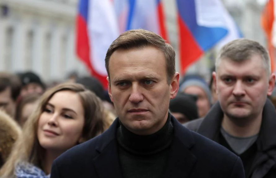 Opositor de Putin, Alexei Navalny morre em prisão na Rússia