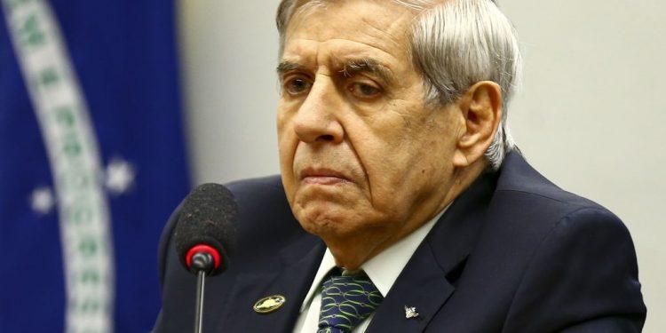 PF adia depoimento de Augusto Heleno sobre suposta “Abin Paralela”