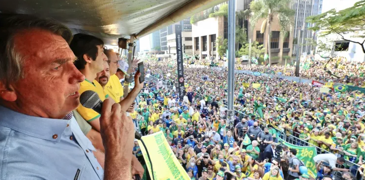 Se Bolsonaro falar um ‘ai’ do STF na Avenida Paulista, vai ser preso, teria dito ministro da Corte a jornal