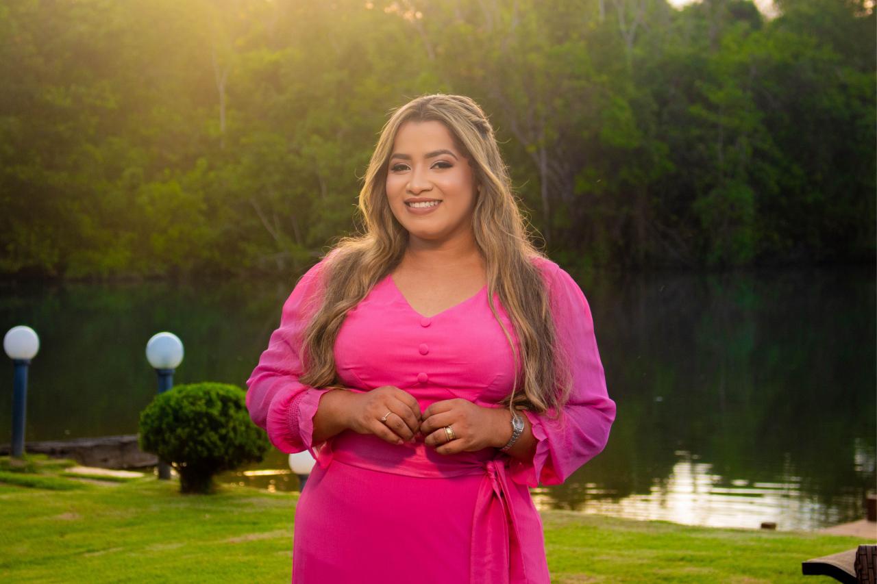 “Vem Senhor”: Uma canção de adoração que renova e restaura lançada por Danielle Lobato