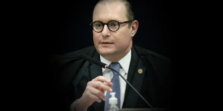 Zanin suspende decretos em SC que liberavam alunos irem à escola sem vacina