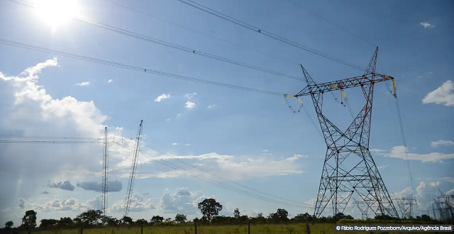 Brasil registra recorde histórico de demanda de energia em meio a onda de calor