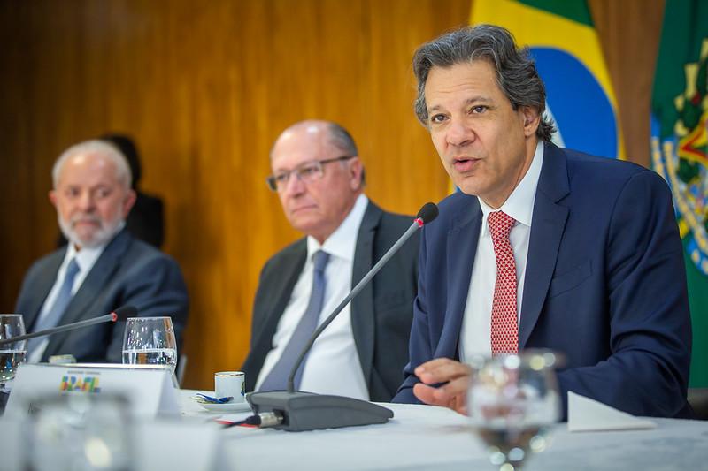 Empresas vão à Justiça contra medida de Haddad