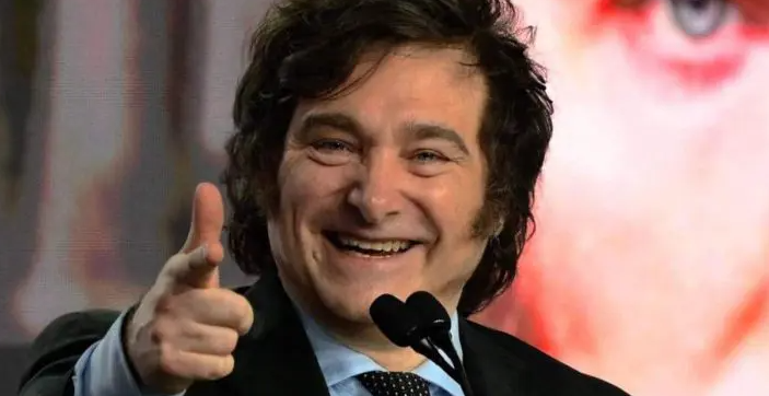 Milei fecha mais 2 órgãos públicos com 900 funcionários