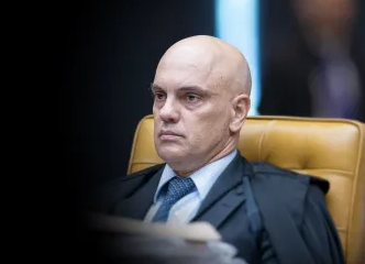 Moraes dá 5 dias para PGR opinar sobre Bolsonaro em embaixada