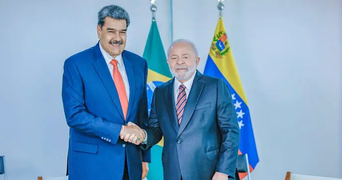 Para Lula, opositora de Maduro é mulher histérica e o ditador, o herói