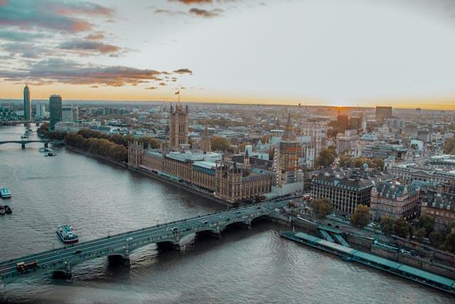 Reino Unido: Nova definição pode rotular cristãos como extremistas