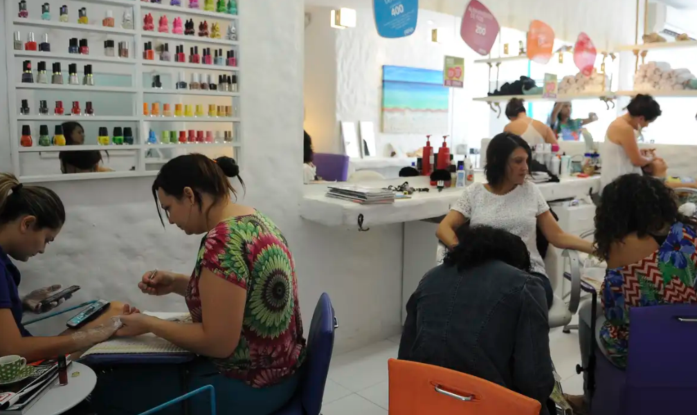 Confiança no setor de serviços cai para 94,8 e recua 1 ponto em abril