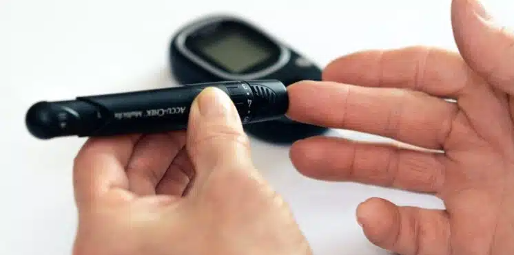 Conheça 7 formas fáceis para diminuir o açúcar no sangue