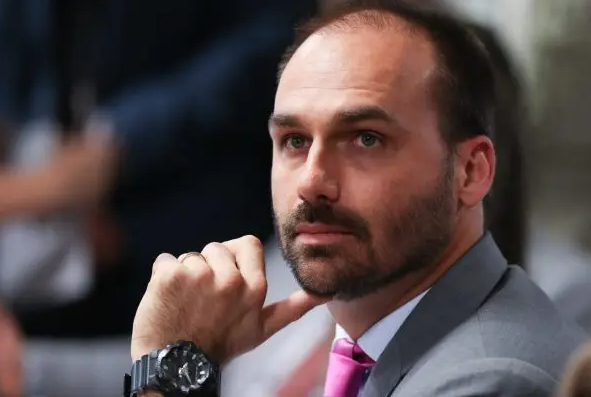 Eduardo Bolsonaro vai denunciar Moraes ao Tribunal Penal Internacional